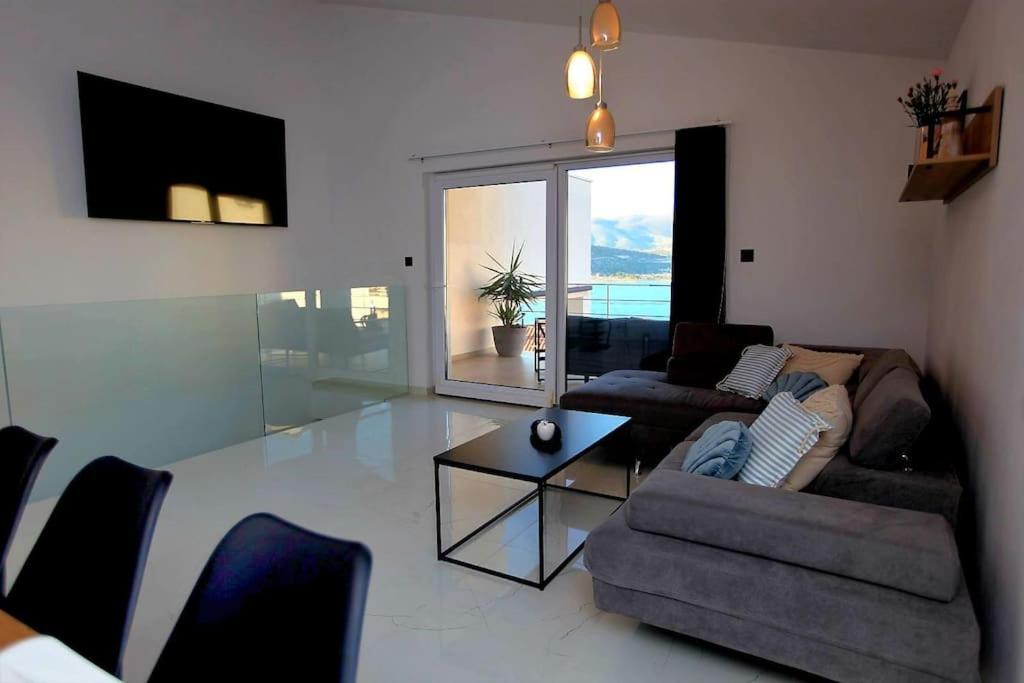 Luxury Villa Lana Apt, Seaview Terrace, Large Outdoor Space, Bbq Trogir Zewnętrze zdjęcie