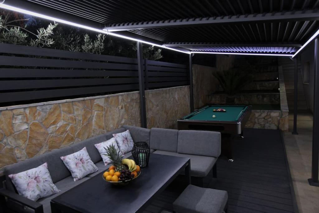 Luxury Villa Lana Apt, Seaview Terrace, Large Outdoor Space, Bbq Trogir Zewnętrze zdjęcie