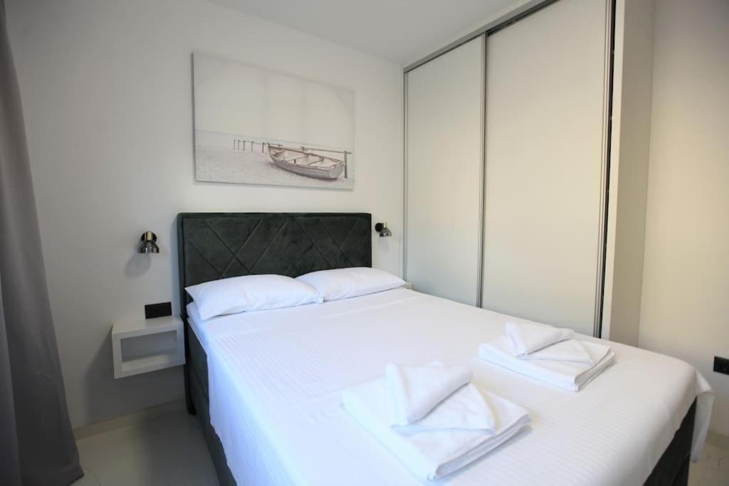 Luxury Villa Lana Apt, Seaview Terrace, Large Outdoor Space, Bbq Trogir Zewnętrze zdjęcie