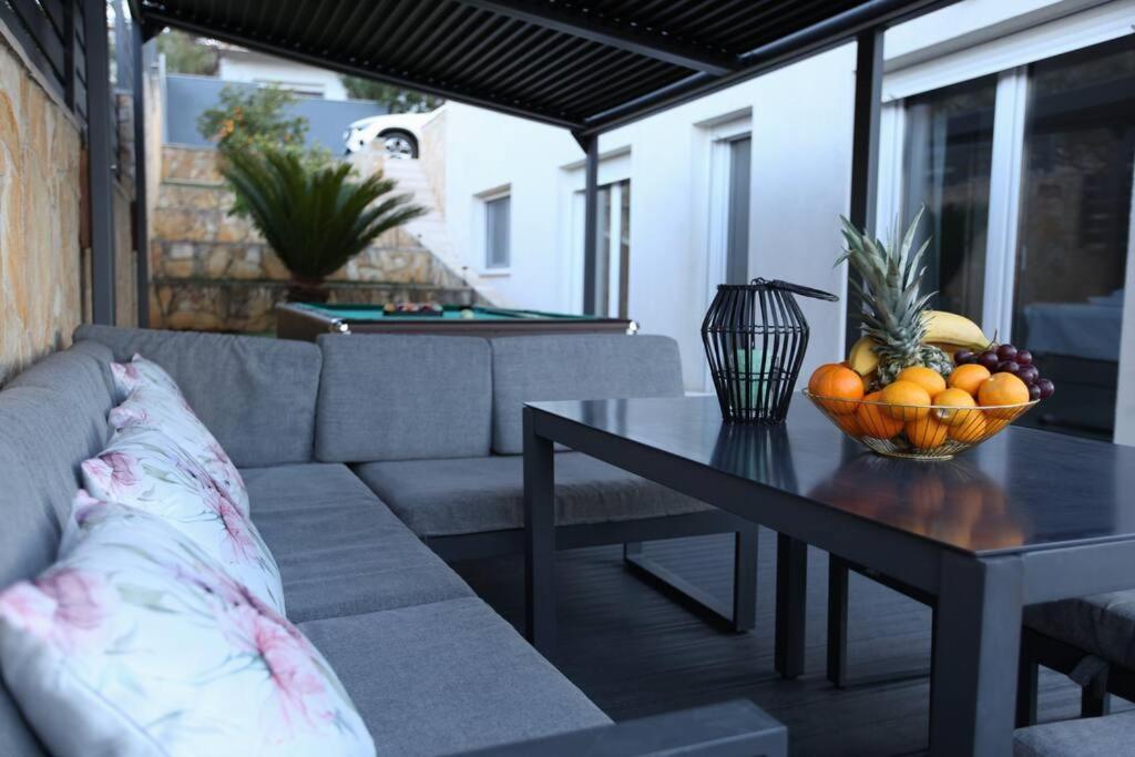 Luxury Villa Lana Apt, Seaview Terrace, Large Outdoor Space, Bbq Trogir Zewnętrze zdjęcie