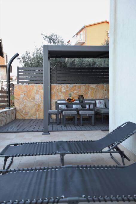 Luxury Villa Lana Apt, Seaview Terrace, Large Outdoor Space, Bbq Trogir Zewnętrze zdjęcie