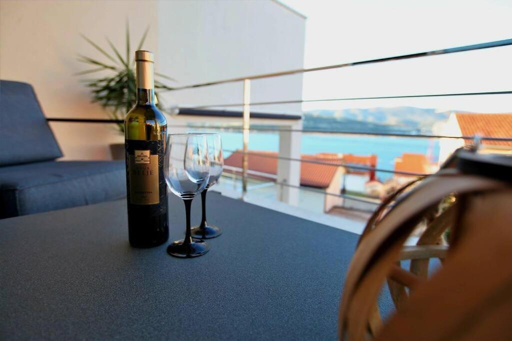 Luxury Villa Lana Apt, Seaview Terrace, Large Outdoor Space, Bbq Trogir Zewnętrze zdjęcie