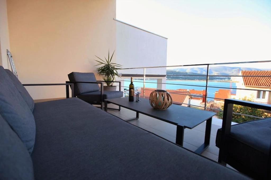 Luxury Villa Lana Apt, Seaview Terrace, Large Outdoor Space, Bbq Trogir Zewnętrze zdjęcie